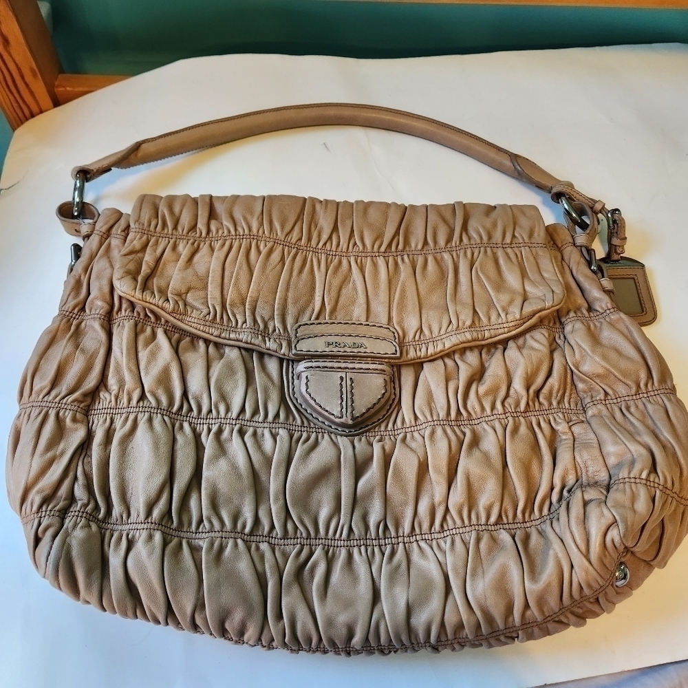 PRADA Matelassé Leather Flap Hobo bag in GUC